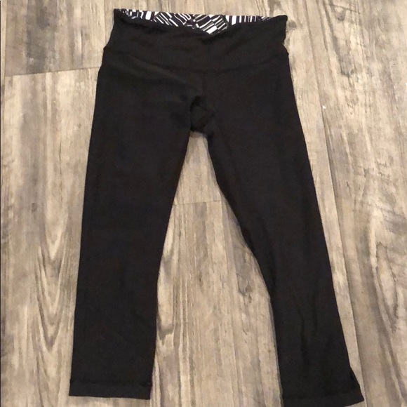 Lululemon Reversible Crops - Picture 2 of 2